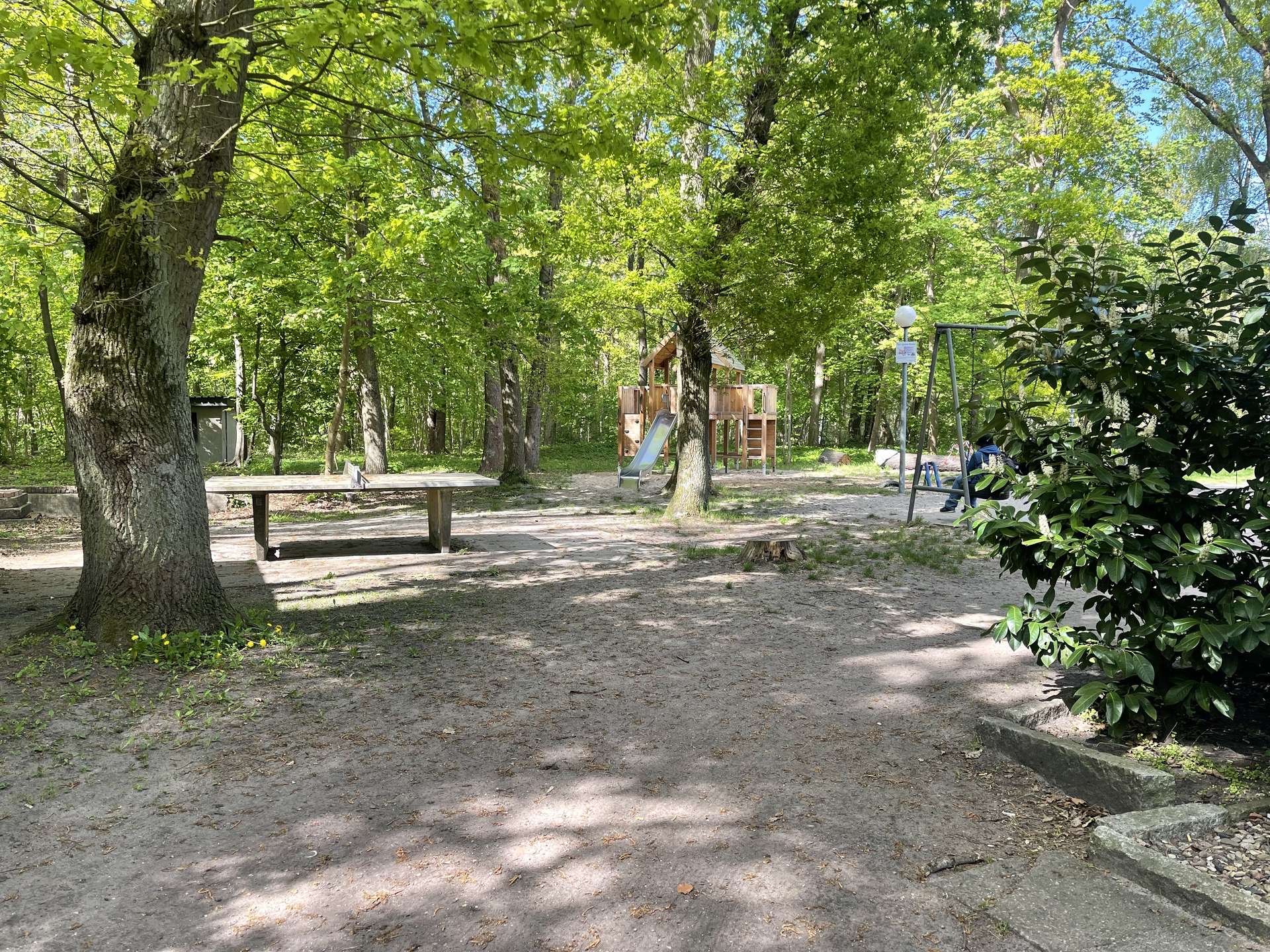 Spielplatz (250 m entfernt)